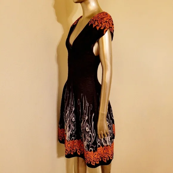 NWOT Black Max Edition Printed Shirred Stretch Dress Sz Small - Picture 7 of 13